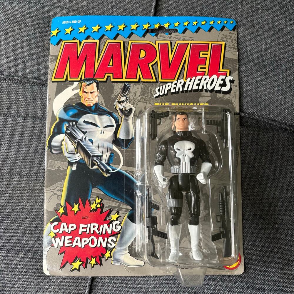 Marvel Super Heroes The Punisher Action Figure - Vintage 1990 Toy Biz - SEALED